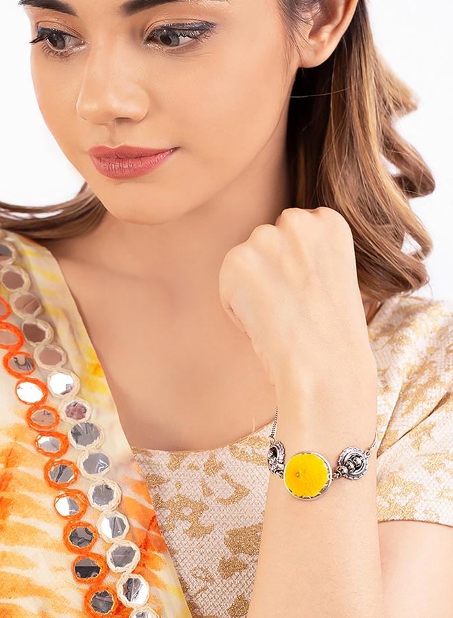 VOYLLA Kalbelia Pom Pom Bracelet - Image 5