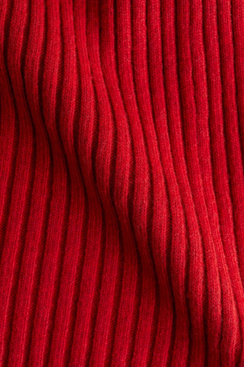 اتش اند ام فستان محبوك مضلع من تشكيلة ماما