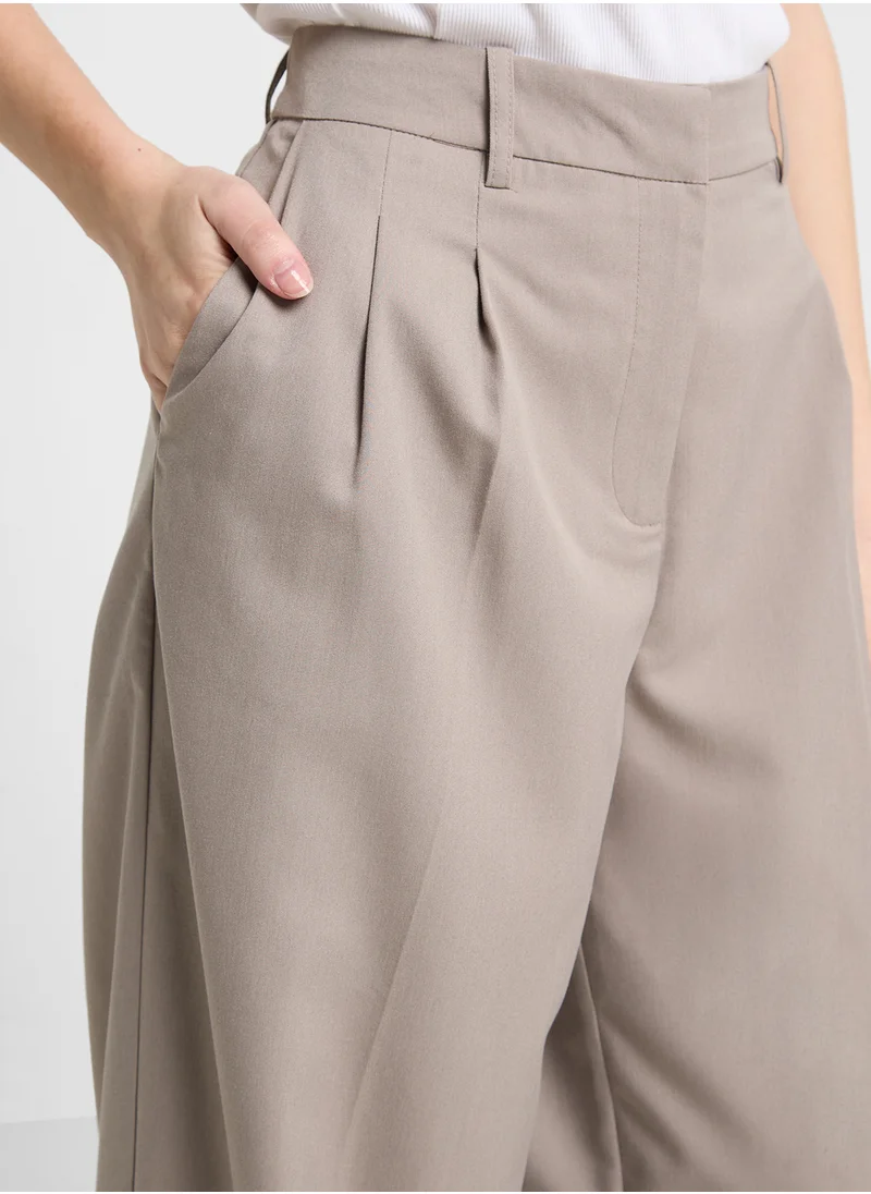 VERO MODA High Waist Pleated Detail 32"Pants