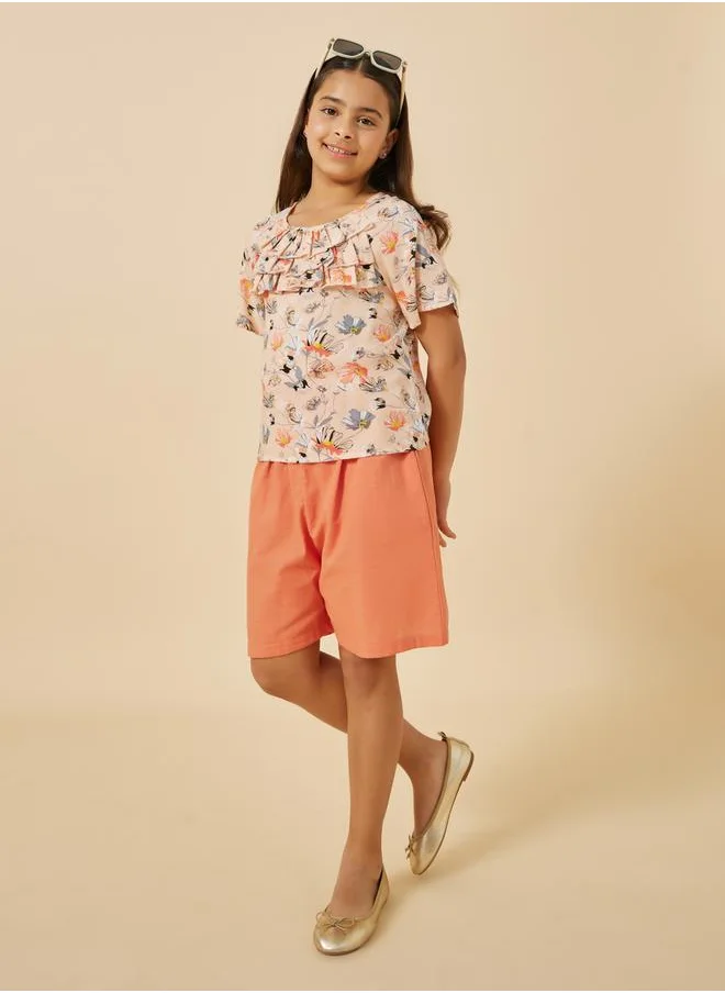 ستايلي All-Over Flower Print Top with Shorts Set