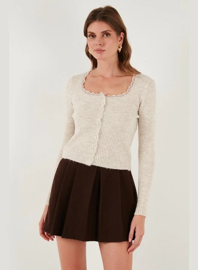 ليلا كارديجان نسائي محبوك بياقة دانتيل مفصلة بقصة ضيقة من ليلا