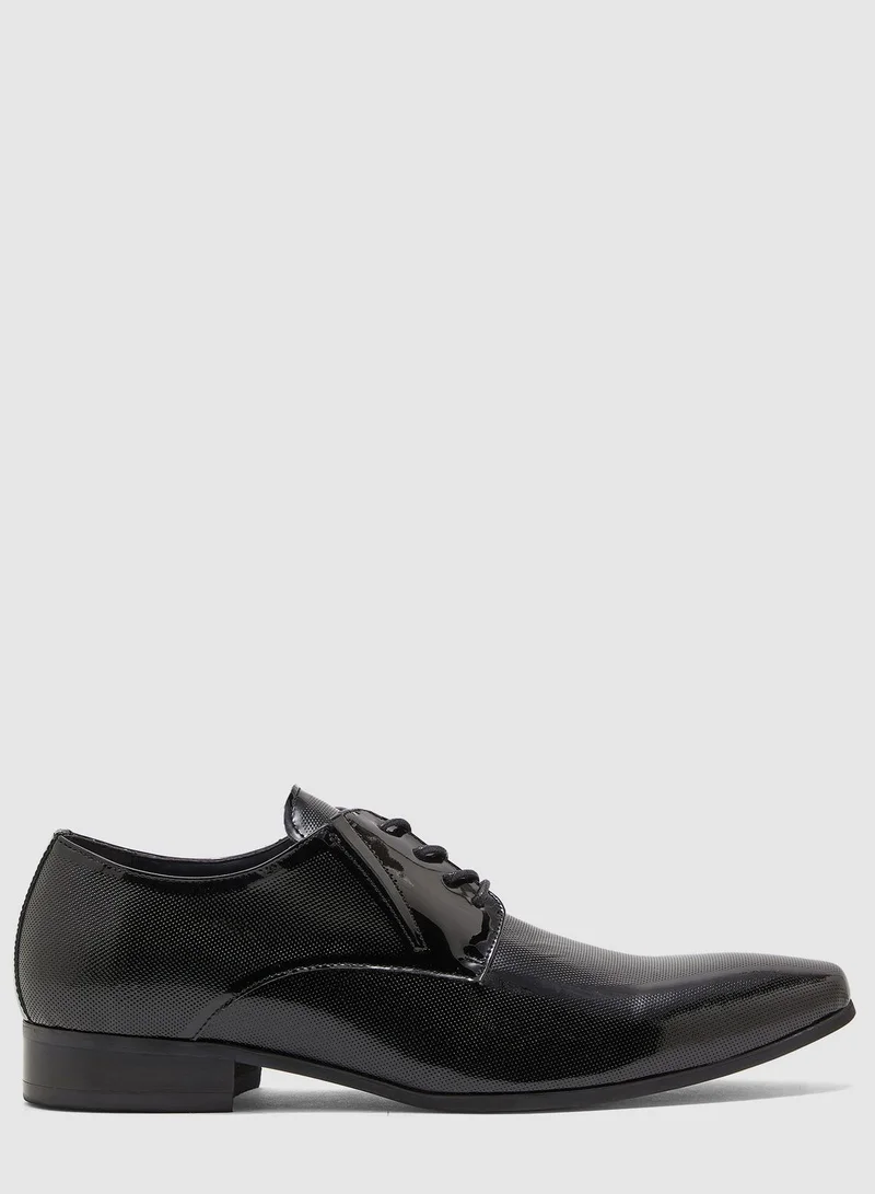 STEVE MADDEN Jaylenn Patent Lace Ups