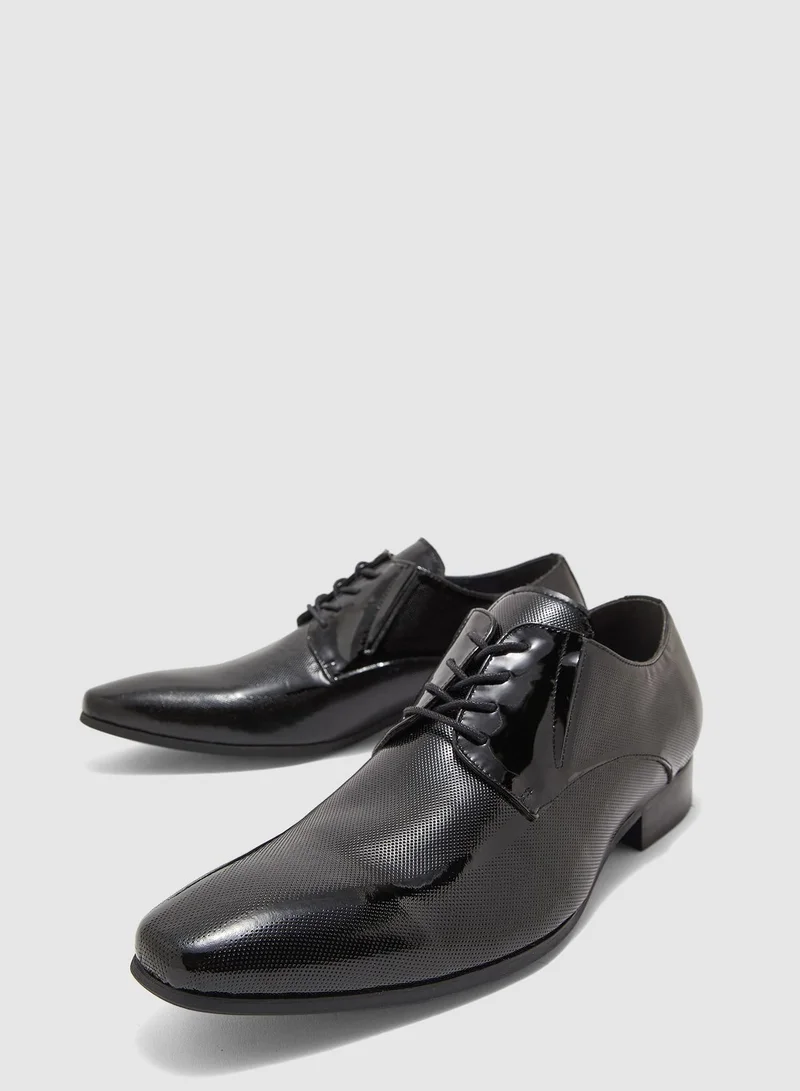 STEVE MADDEN Jaylenn Patent Lace Ups