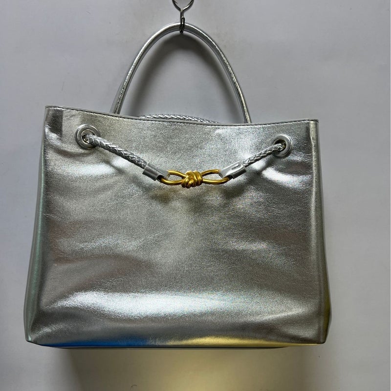 Woven Bow Handbag Large Capacity Shoulder Tote Bag Trendy Hardware Plain Bag Commuting - Image 4