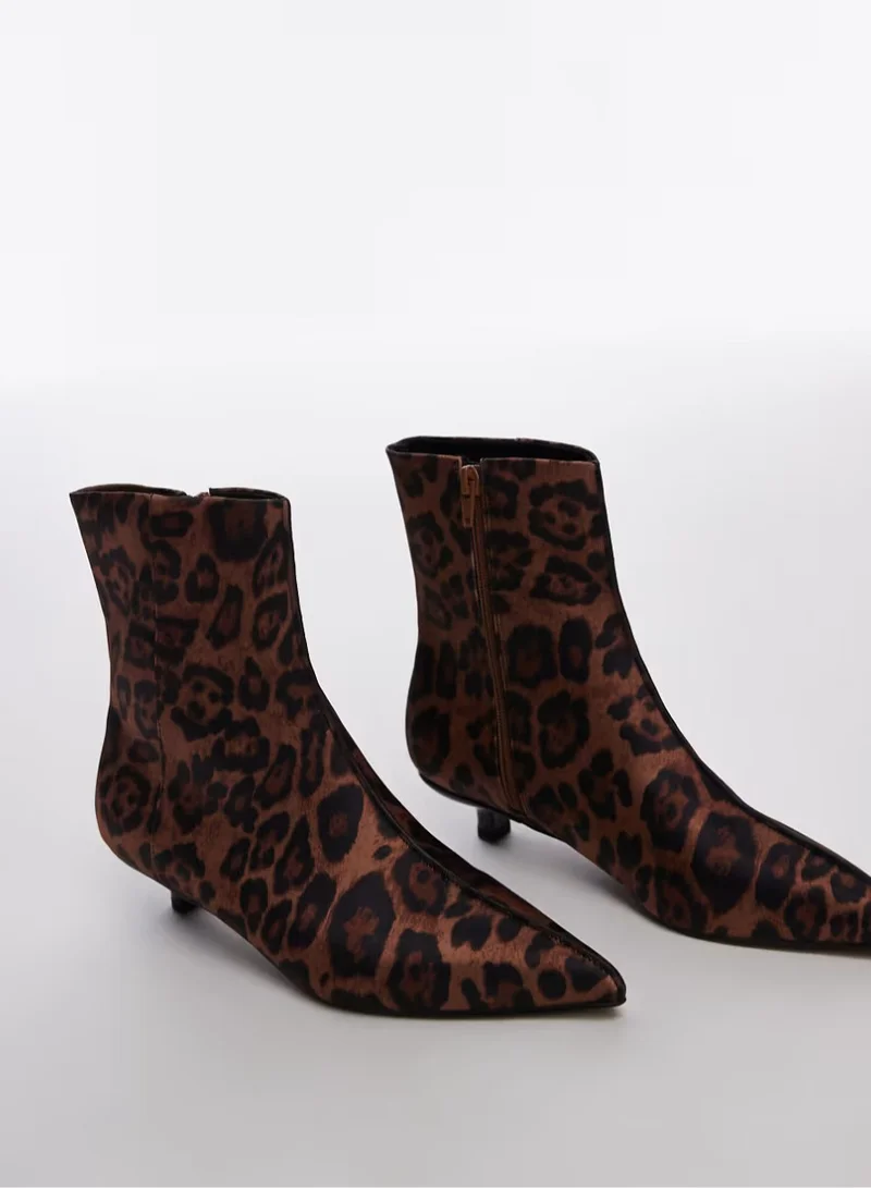 TOPSHOP Mid Heel Ankle Boots