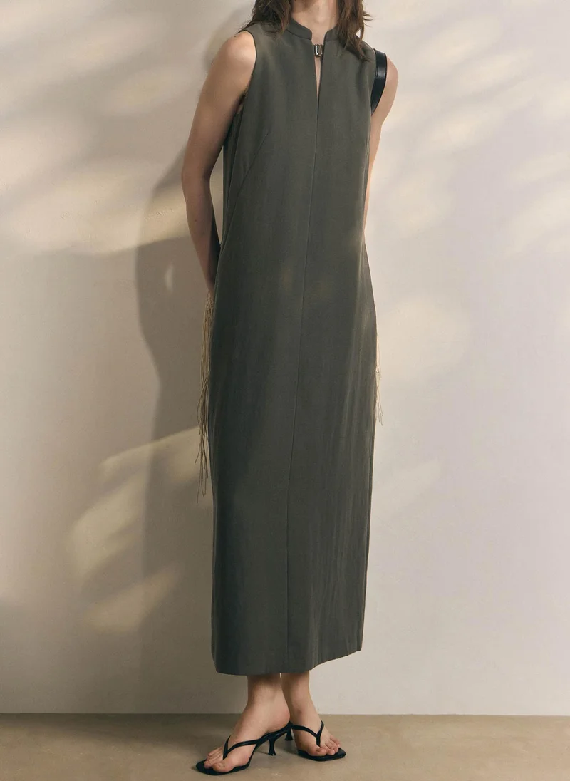 Viscose maxi dress with a metal fastening at the collar