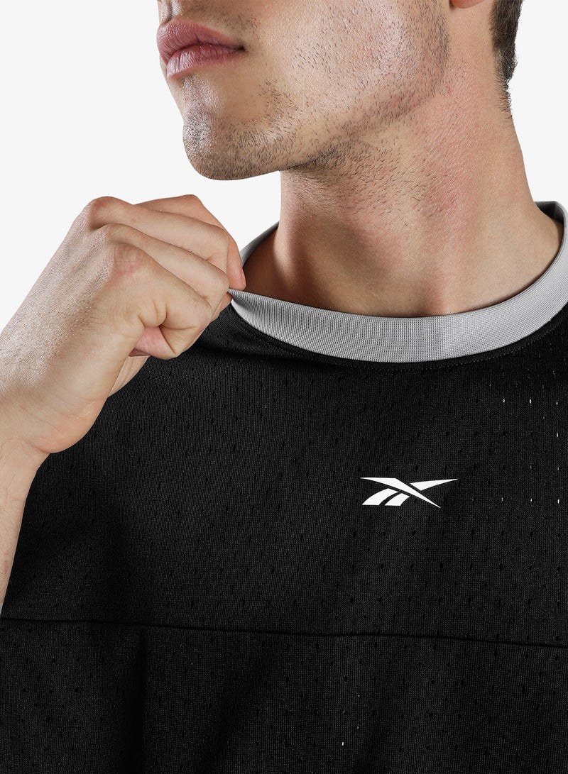 ريبوك تيشيرت شبكي مريح لكرة السلة - Image 3