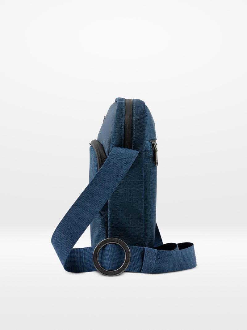 ORYX O-Cross حقيبة سفر خفيفة الوزن مع منظم متعدد الجيوب بتقنية MagSafe باللون الأزرق - Image 3