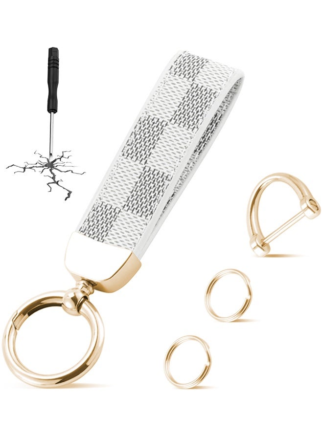 دبليو أف أف أو سلسلة مفاتيح معدنية من جلد PU للسيارة - سلسلة مفاتيح السيارة الإبداعية مع حلقة D مضادة للضياع و 2 حلقة رئيسية - حلقة من سبائك الزنك من الجلد المنقوشة 360 درجة الدورية - سوار معصم عالمي للسيارة - حقيبة مدرسية رئيسية قلادة زخرفة السيارة - أرسل مفك براغي - أبيض / ذهبي - Image 1