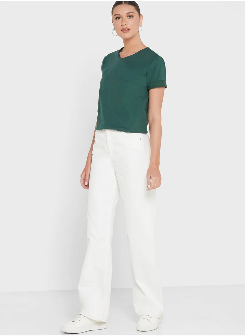 ترينديول Essential V-Neck T-Shirt