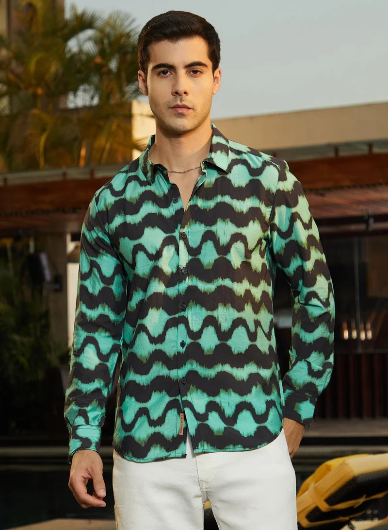 Campus Sutra Men's Jungle Green Spiral-Strokes Shirt