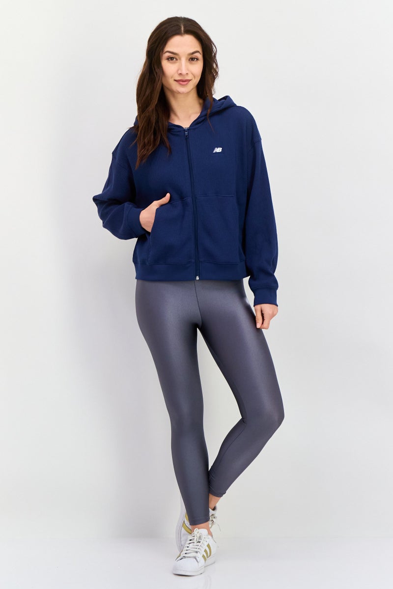 New Balance سويت شيرت رياضي نسائي بزيب كامل خارجي، أزرق داكن - Image 2