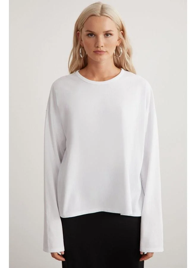 Grimelange Basıl Women's 100% Cotton Boat Neck Oversized Fit Long Sleeve White T‑shirt.