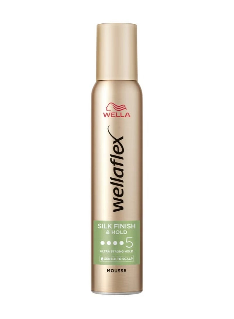 ويلا فليكس رغوة تصفيف الشعر "ويلا ويلا فليكس سيلك فينيش آند هولد" (Wella Wellaflex Silk Finish & Hold) - تثبيت فائق القوة (درجة 5)، لطيفة على فروة الرأس، خالية من السيليكون - 200 مل - Image 1