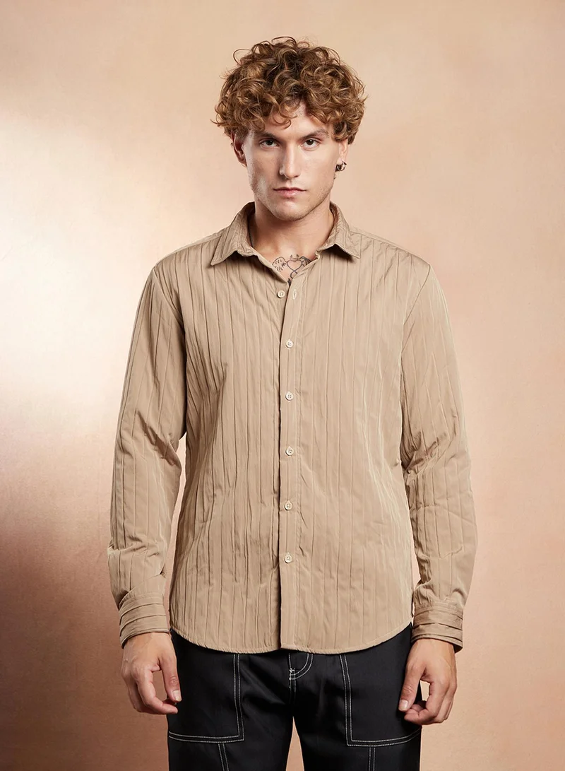 Campus Sutra Campus Sutra Men's Sand Beige Quilt-Tactile Shirt For Casual Wear | Spread Collar | Long Cuffed Sleeves | Button Closure | Shirt Crafted With Comfort Fit For Everyday Wear