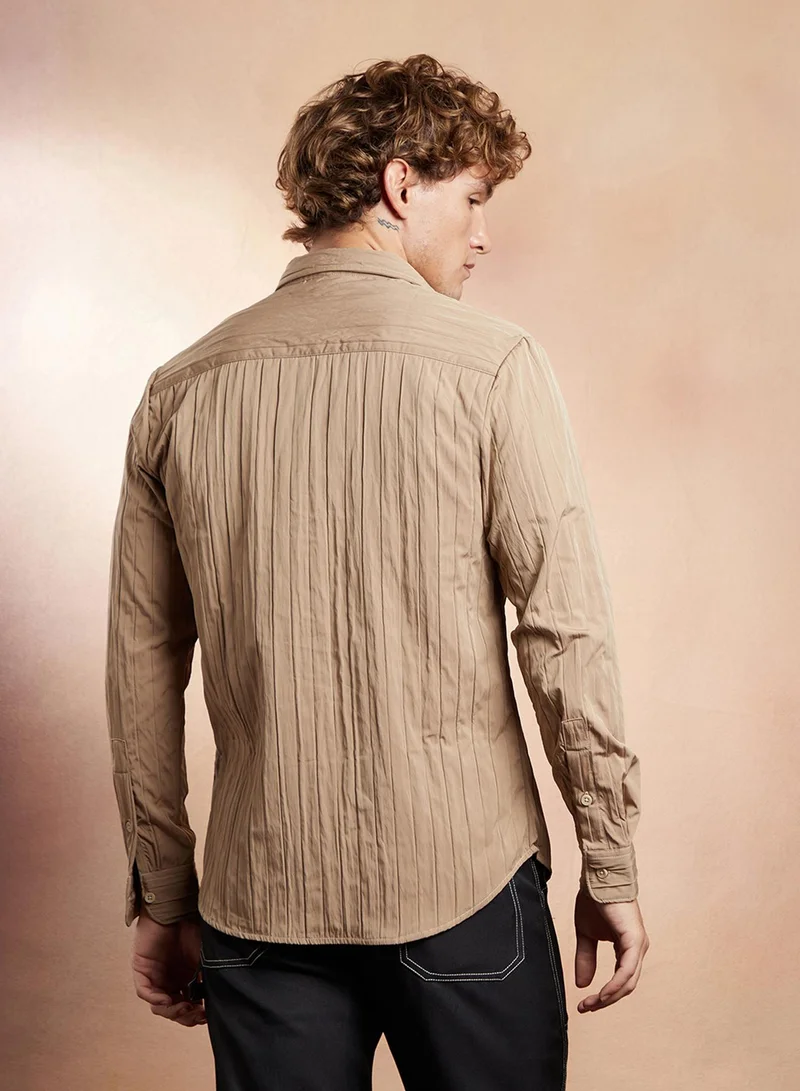 Campus Sutra Campus Sutra Men's Sand Beige Quilt-Tactile Shirt For Casual Wear | Spread Collar | Long Cuffed Sleeves | Button Closure | Shirt Crafted With Comfort Fit For Everyday Wear