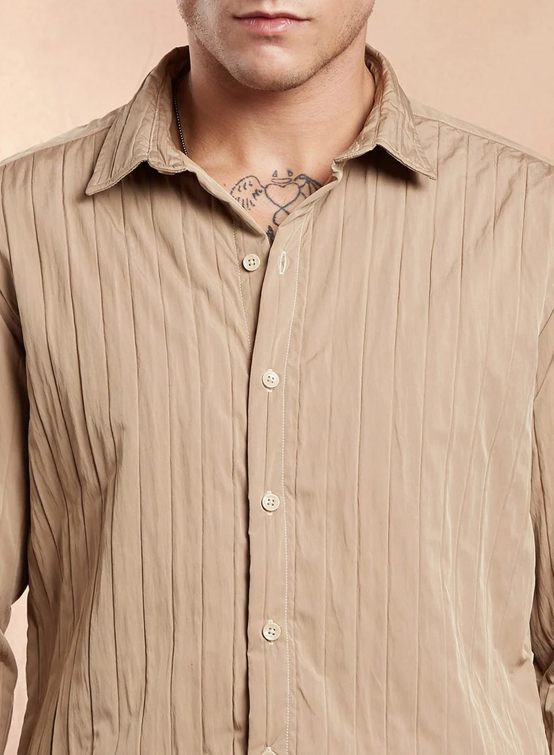 Campus Sutra Campus Sutra Men's Sand Beige Quilt-Tactile Shirt For Casual Wear | Spread Collar | Long Cuffed Sleeves | Button Closure | Shirt Crafted With Comfort Fit For Everyday Wear
