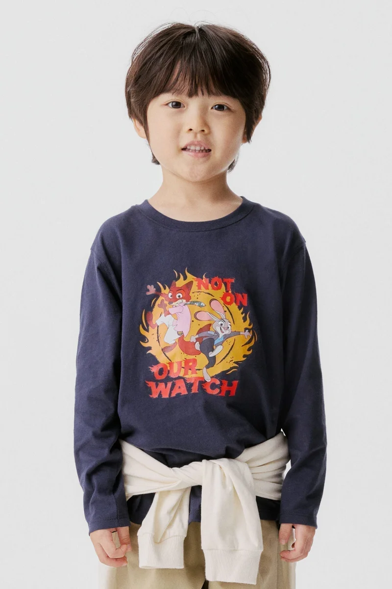 اتش اند ام تي-شيرت بأكمام طويلة