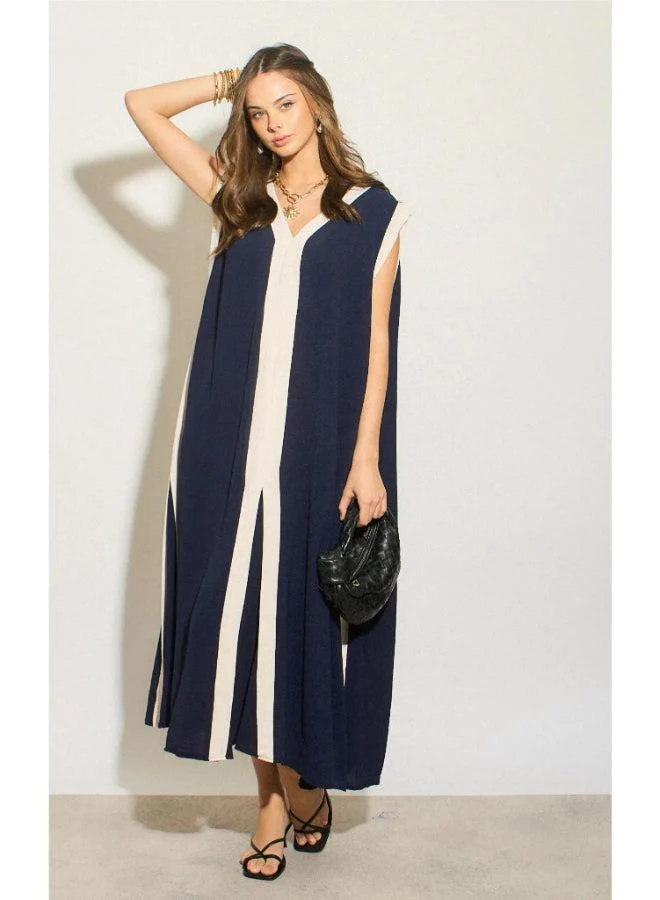 Hoxton Gal Navy V‑Neck Sleeveless Oversized Maxi Dress