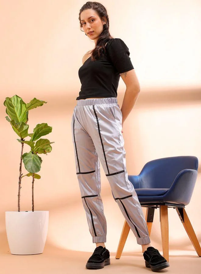 مرفوعة Women Regular Fit Solid High-Rise Joggers