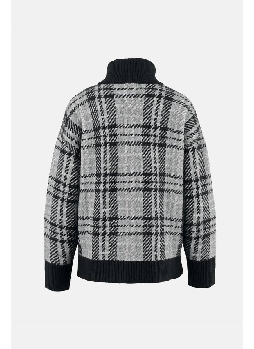 Tchibo Women Turtle Neck Plaid Long Sleeve Sweater, Grey  - Image 4