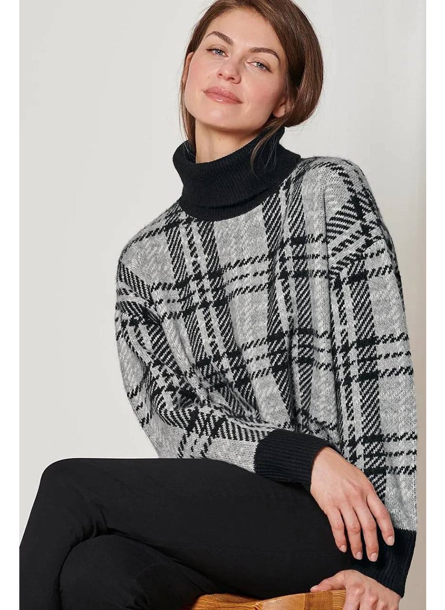 Tchibo Women Turtle Neck Plaid Long Sleeve Sweater, Grey  - Image 1