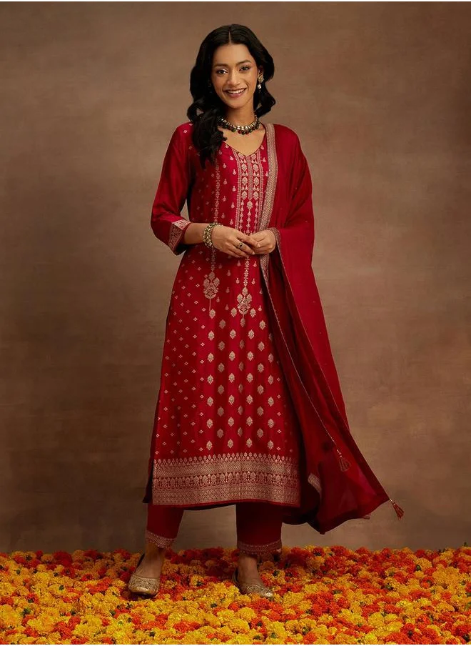 لباس Printed Straight Kurta and Solid Trouser with Chiffon Dupatta Set by Styli