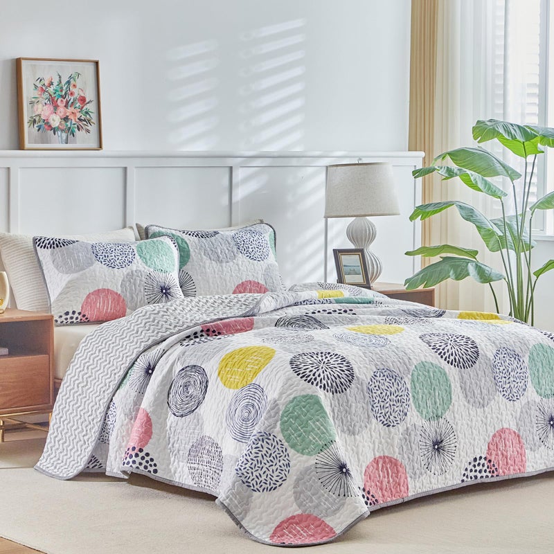 UOZZI BEDDING 3 Piece Reversible Quilt Set King Size 102x90 Soft Microfiber Lightweight Coverlet Bedspread Summer Comforter Set Bed Cover Blanket for All Season Colorful Dots (1 Quilt+ 2 Shams) - Image 1