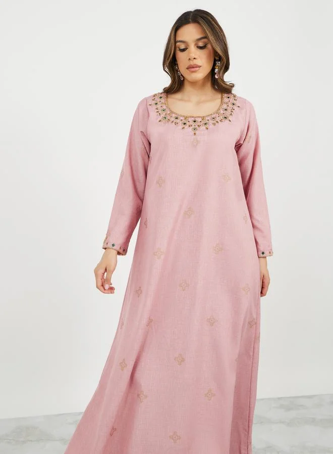 ستايلي Embroidered Detail Round Neck Jalabiya