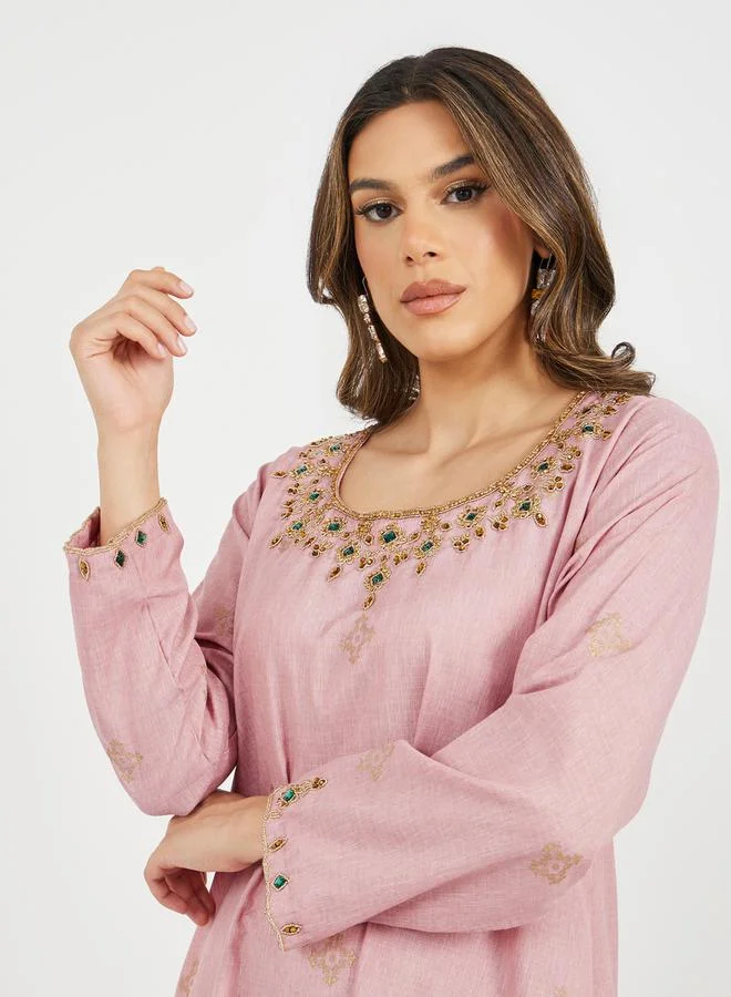 ستايلي Embroidered Detail Round Neck Jalabiya