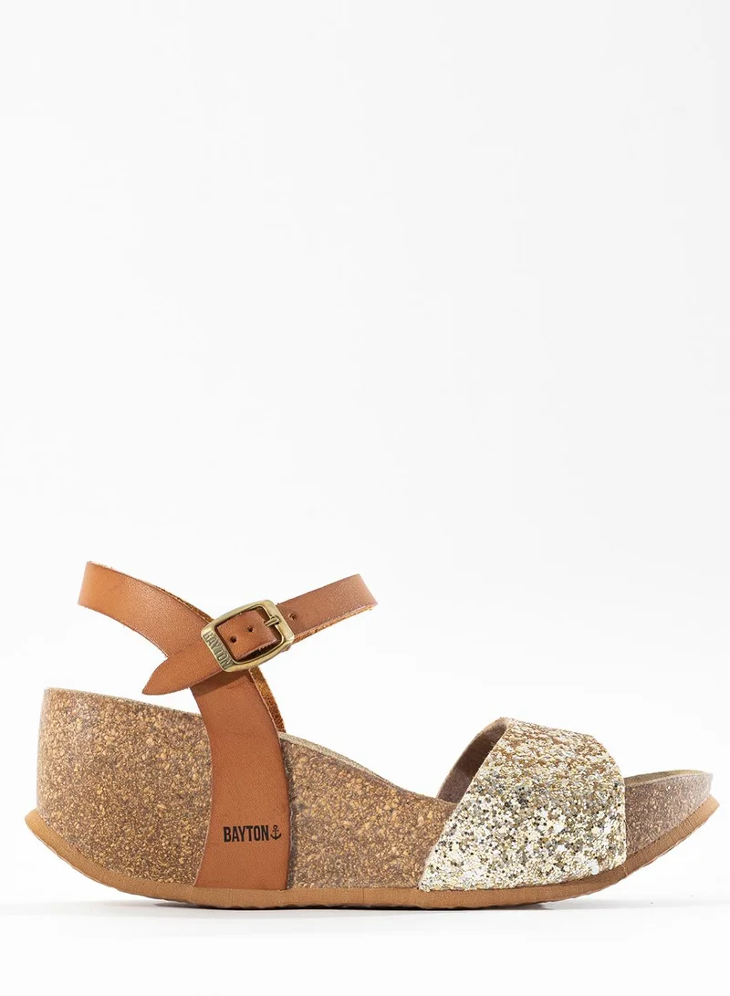 بيتون صنادل مايا ويدج