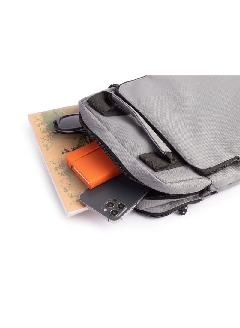 ايه ار سابلاي WB Bag من Arij Bags | شنطة كروس، مبطنة بطبقة فوم للحماية من الصدمات، قماش مقاوم للمياه، جيوب متعددة داخلية وخارجية (30 × 23 × 8 سم) (رمادي) - Image 2