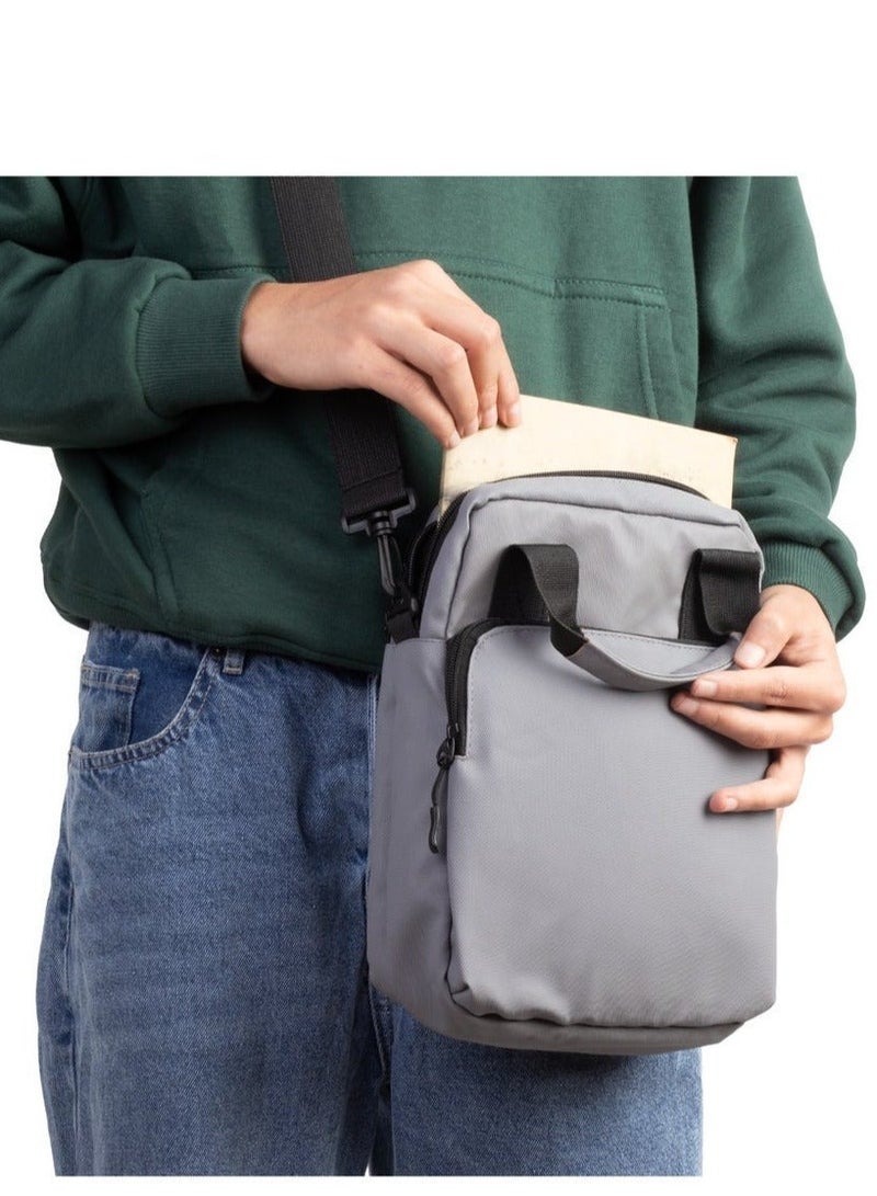 ايه ار سابلاي WB Bag من Arij Bags | شنطة كروس، مبطنة بطبقة فوم للحماية من الصدمات، قماش مقاوم للمياه، جيوب متعددة داخلية وخارجية (30 × 23 × 8 سم) (رمادي) - Image 4