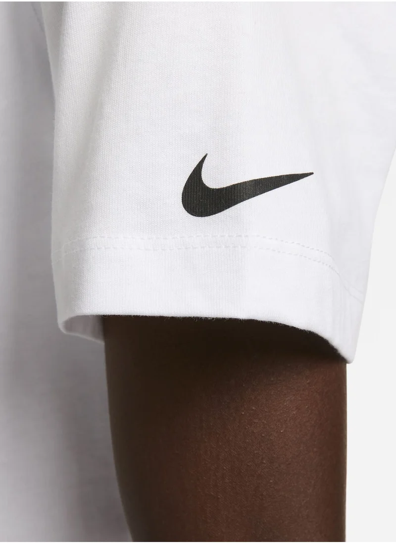 Nike Essential T-Shirt