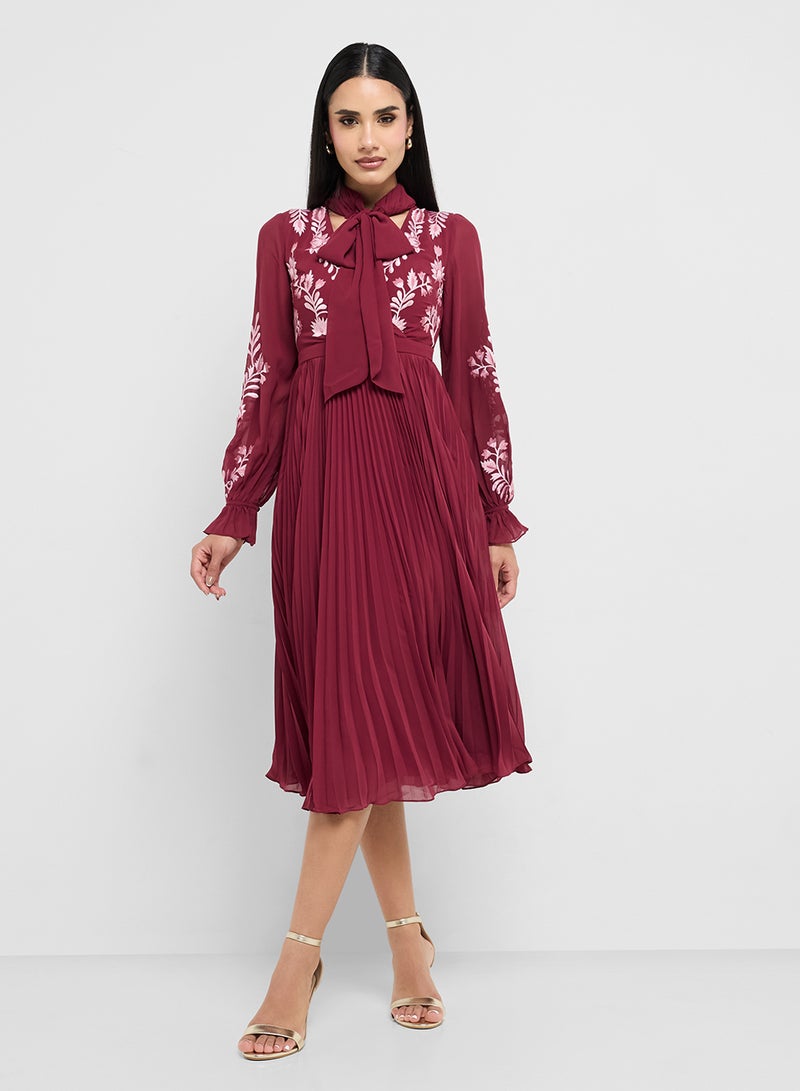 Frock and Frill Pleated Embroided Tie Detail Midi Dress  - Image 4