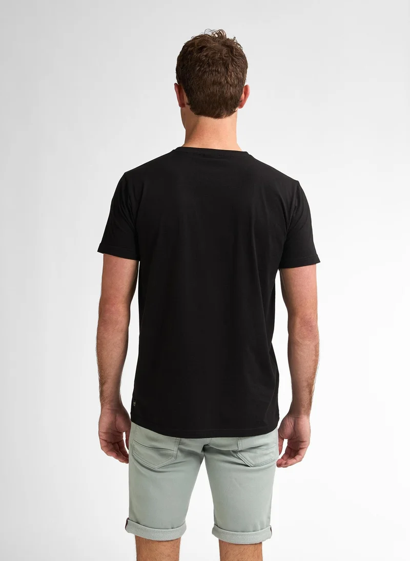 بترول اندستريز تيشيرت رجالي كلاسيك بطبعة