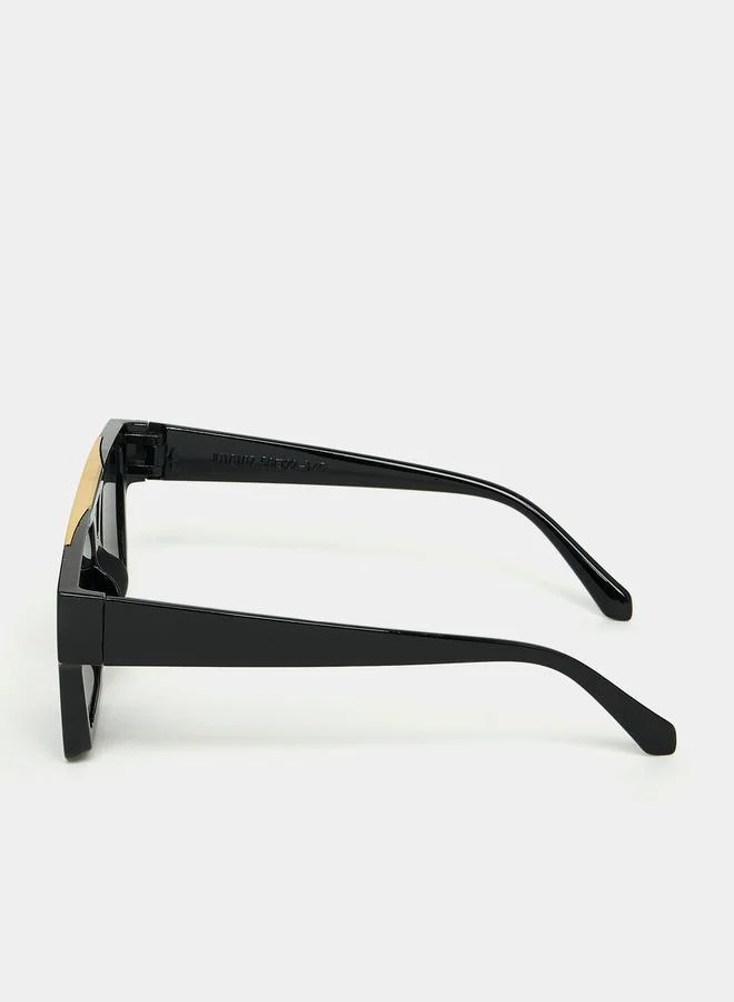 ستايلي Metal Accent Square Sunglasses
