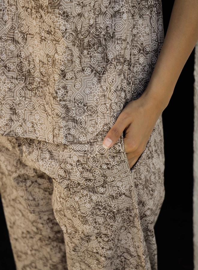 سانسكريتي هومز طقم بيجامة قطن خالص بأكمام قصيرة وطبعة سانسكريتي هومز - Image 5