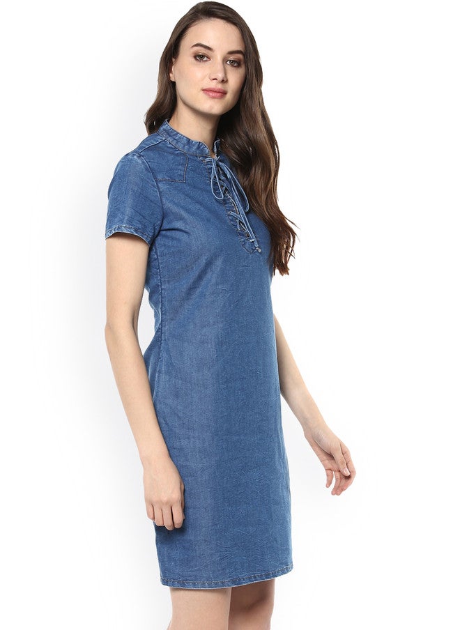 StyleStone فستان جينز A-Line برباط عنق أزرق من ستايل ستون - Image 3