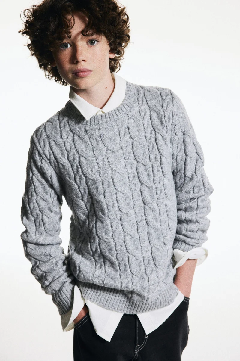 اتش اند ام كنزة محبوكة بنمط حبال