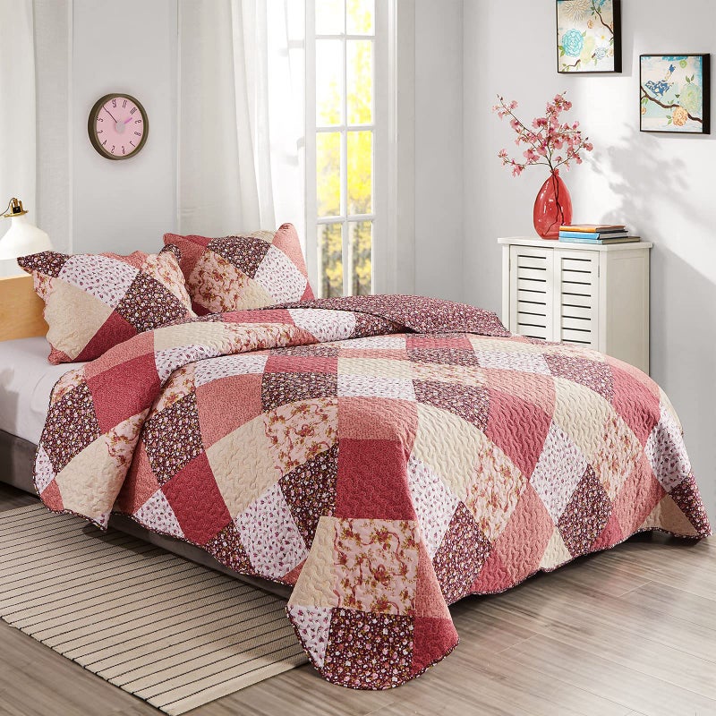 Qucover Quilted Bedspreads King Size Multicolour Print Red Pink Beige Patchwork Quilt with 2 Pillow Shams Lightweight Soft Microfiber Floral Reversible Coverlet Set for All Seasons