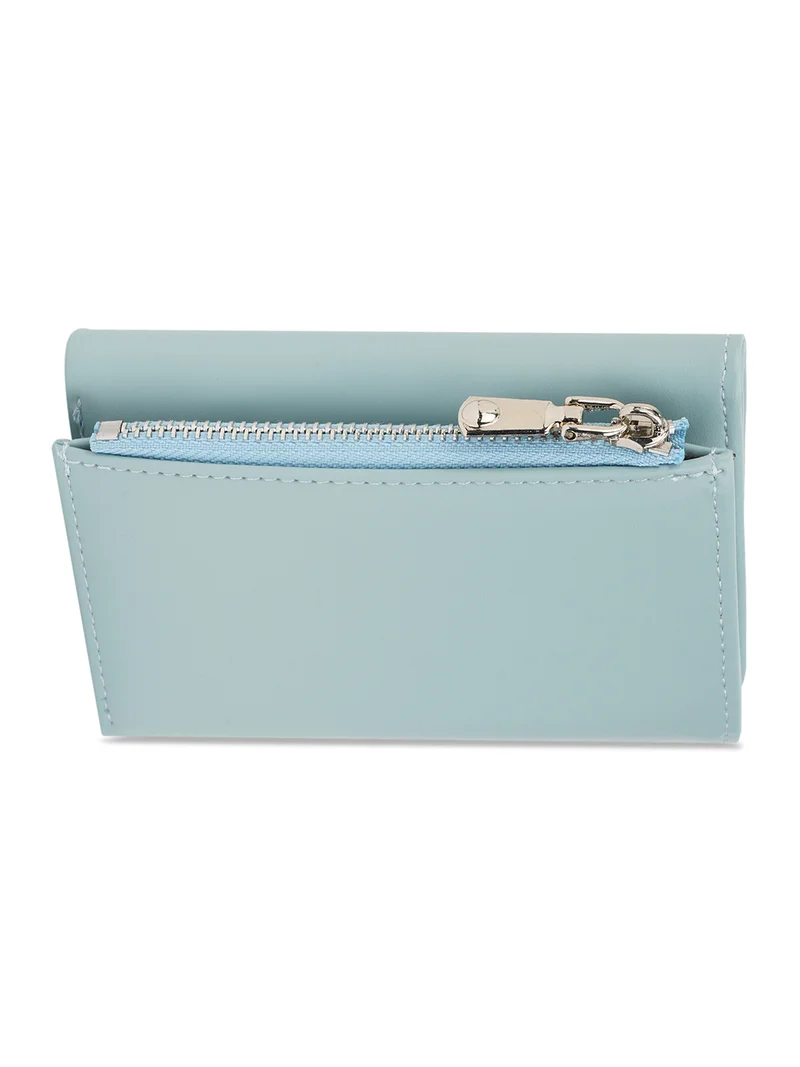 جلو باص محفظة نسائية زرقاء ثلاثية الطي بنقوش بسحاب وجيب للعملات