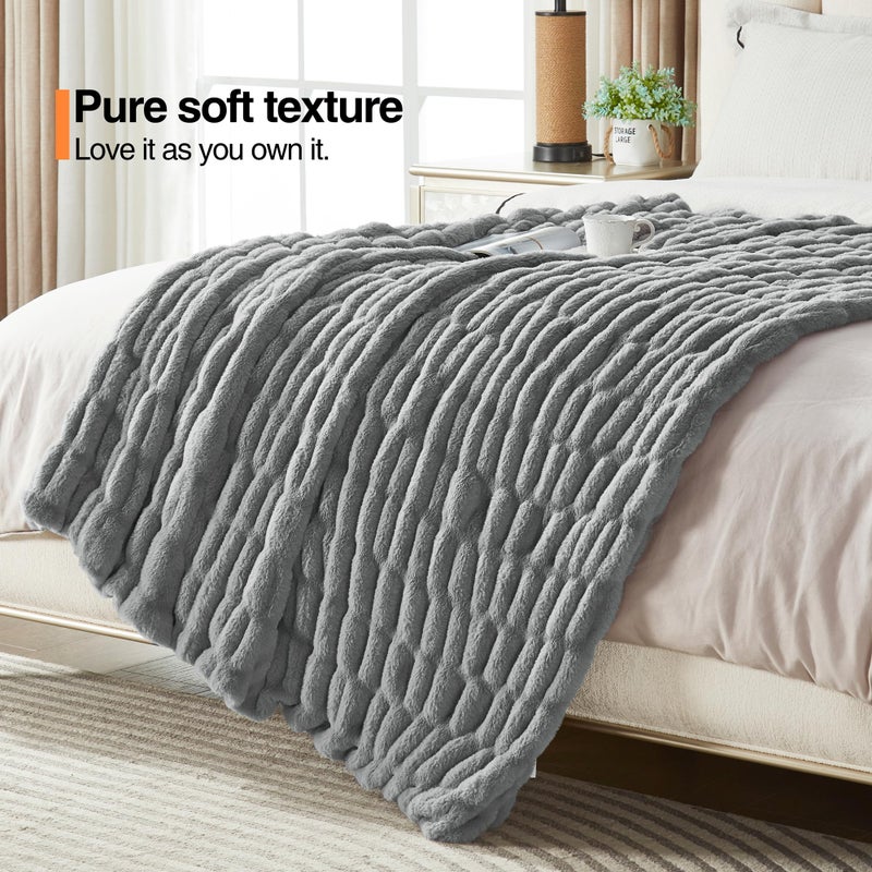 Dreamnine Solid Gray Fuzzy Ruched Faux Rabbit Fur Blanket 50 "× 60" "الفاخرة منتفخة منتفخة مزيفة من الفراء بطانية قابلة للغسل وناعم فروي بطانية دافئة للهدية الشتوية للسيدات البالغات البالغة الرمادية الرمادية - Image 2