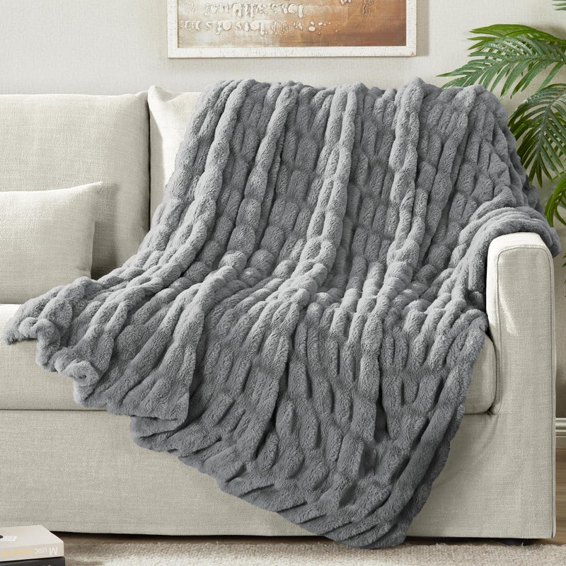 Dreamnine Solid Gray Fuzzy Ruched Faux Rabbit Fur Blanket 50 "× 60" "الفاخرة منتفخة منتفخة مزيفة من الفراء بطانية قابلة للغسل وناعم فروي بطانية دافئة للهدية الشتوية للسيدات البالغات البالغة الرمادية الرمادية - Image 1