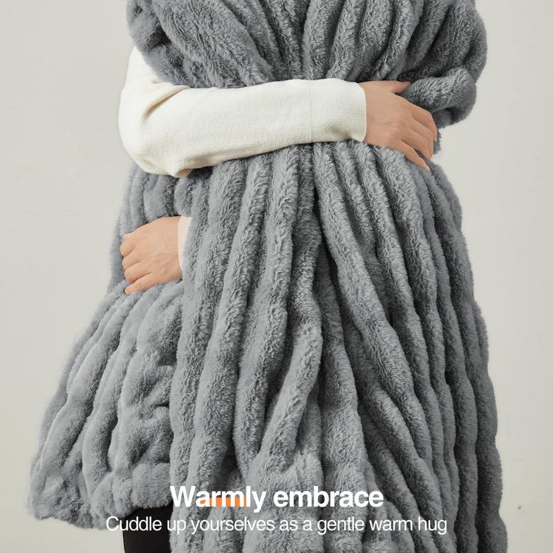 Dreamnine Solid Gray Fuzzy Ruched Faux Rabbit Fur Blanket 50 "× 60" "الفاخرة منتفخة منتفخة مزيفة من الفراء بطانية قابلة للغسل وناعم فروي بطانية دافئة للهدية الشتوية للسيدات البالغات البالغة الرمادية الرمادية - Image 3