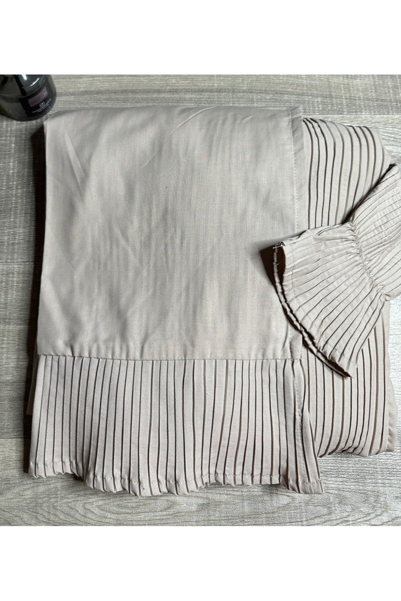 A very soft and comfortable one-piece prayer shawl that includes a scarf and covers the entire body in a one-size-fits-all, wide-fitting size.
