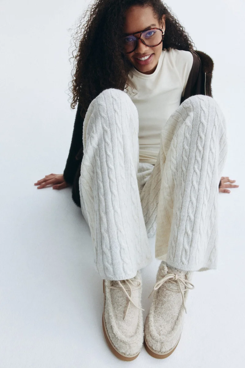 اتش اند ام بووت بأربطة للإغلاق