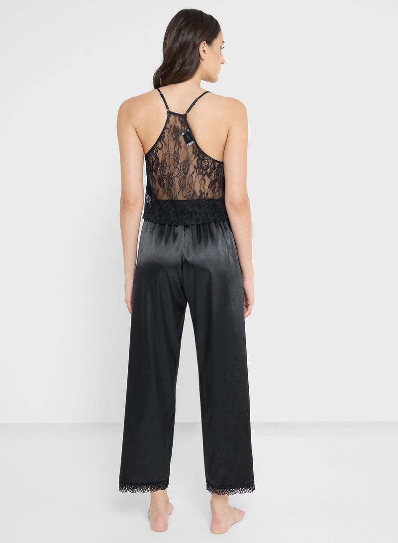 ايلا طقم بلوزة كامي وبنطلون بيجامة - Image 2