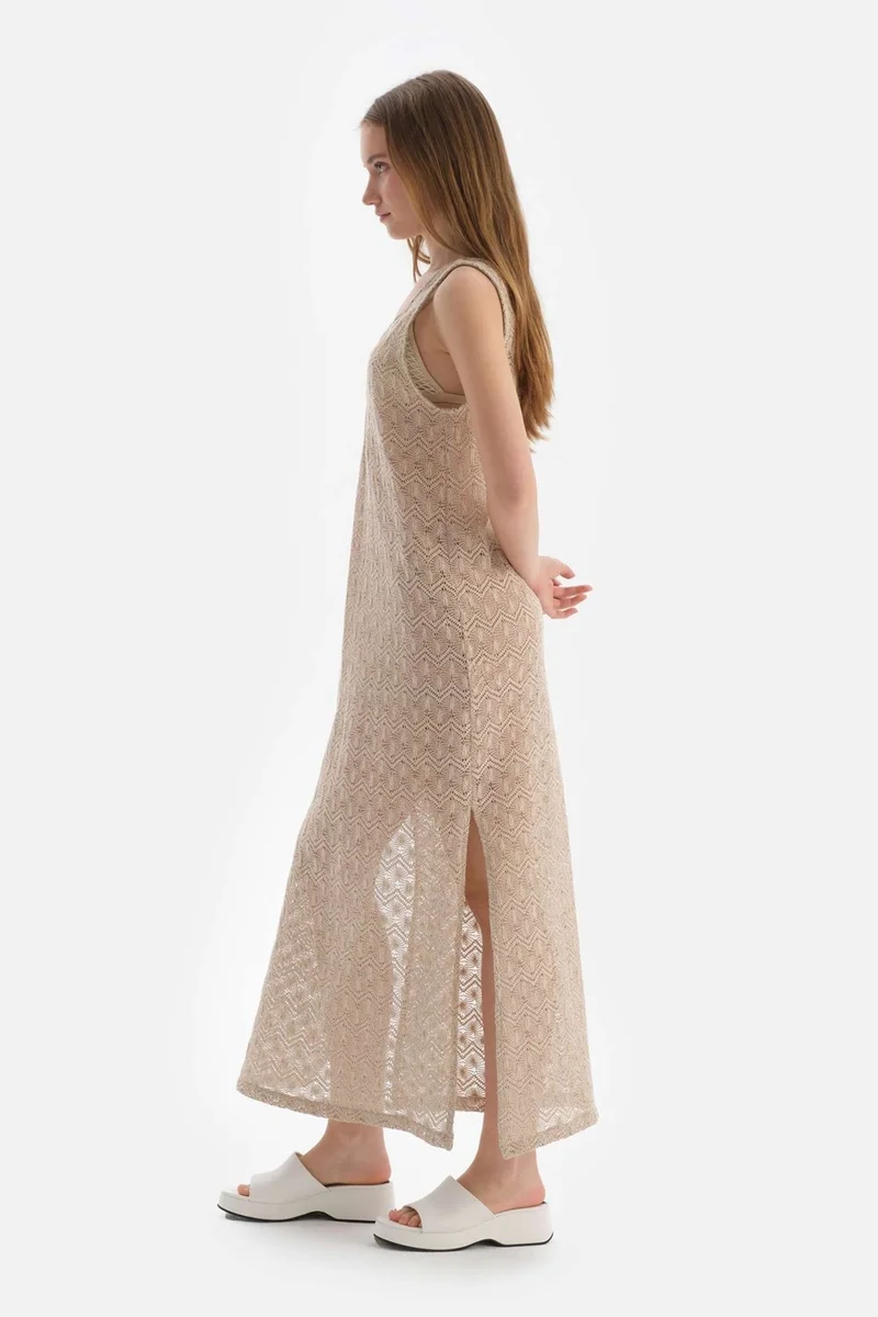 داجي Ecru Strappy Dress
