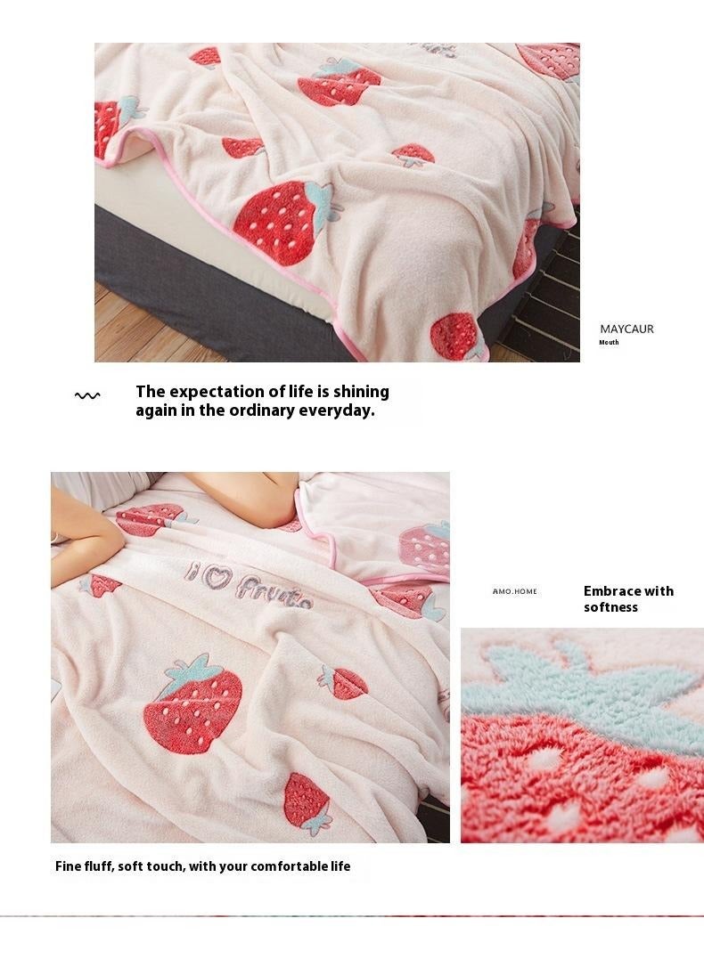 Bluejw 1-Piece Strawberry Pattern Interesting Cozy Blanket Air Conditioning Blanket - Image 4